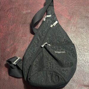 Baggallini cross body bag